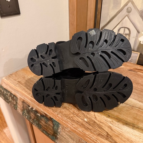 FARM Rio Black Boots with Multicolor Pattern - Picture 3 of 5